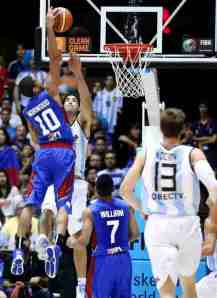 gilas-norwood-dunks-scola